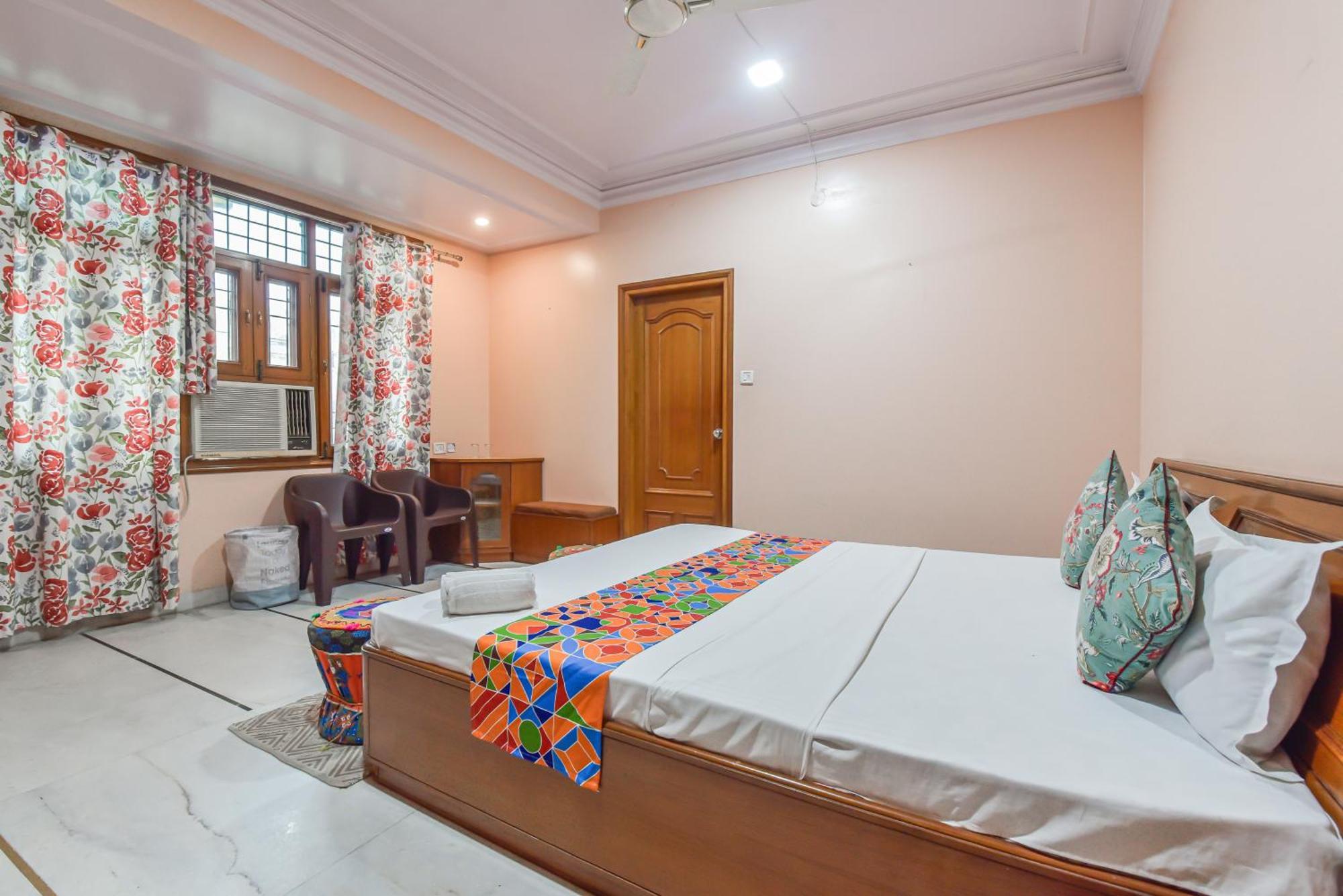 Pink Cozzy Hotel 3*